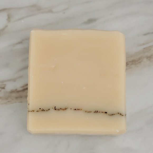 (1) Bay Rum Bar Body Soap w/ Bay Rum Scent & Green Tea Leaves - Picture 3 of 4